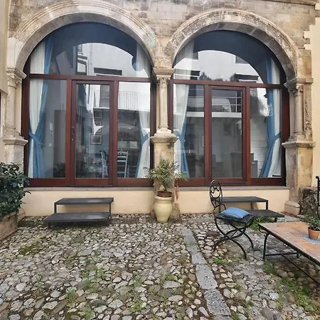 Iflat Agli Archetti Del Centro * باليرمو